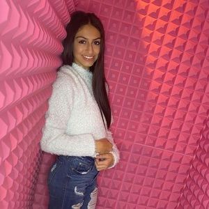 Meet your Posher, Izzy hope